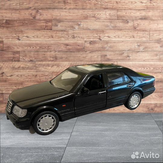 Модель машины Mercedes-Benz W140 черный 1:32