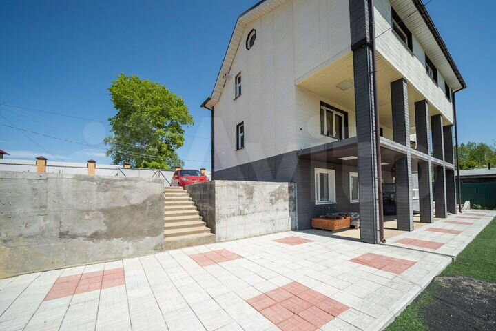 Дом 371 м² на участке 23 сот.