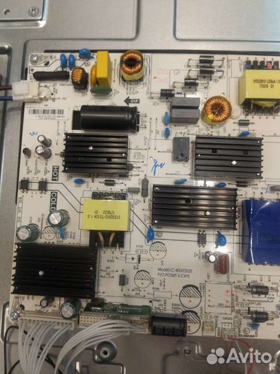 Разбитый телевизор sharp lc-40ug7252e