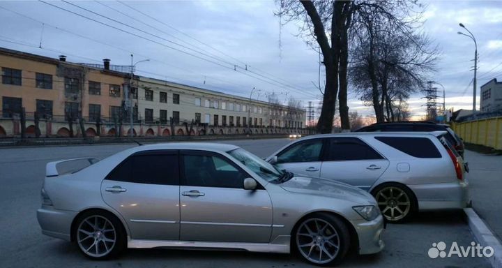 Накладки на пороги TRD Toyota Altezza / Lexus IS 1