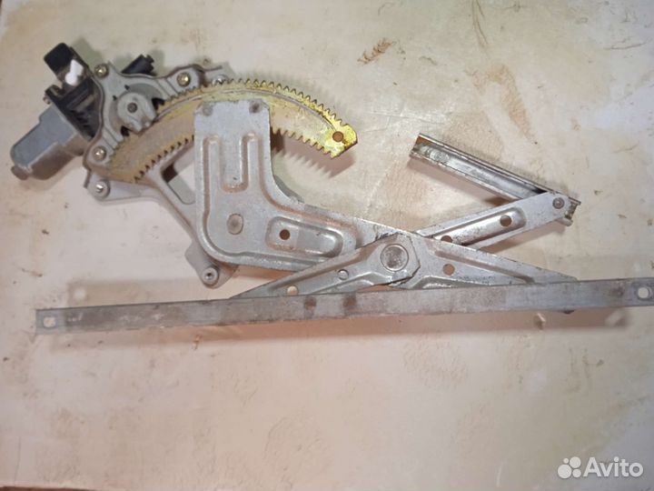 Стеклоподъемный механизм