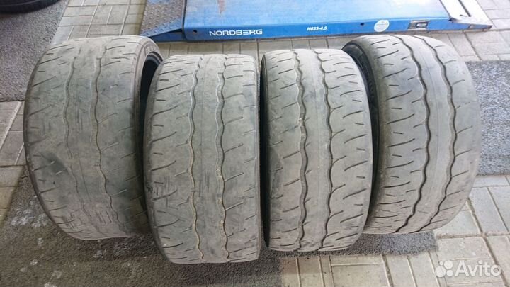 Yokohama Advan Neova AD09 265/35 R19 и 285/30 R20 99Y