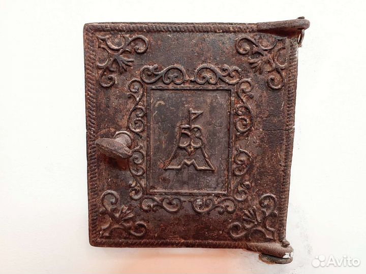 Дверца чугунная печная старинная