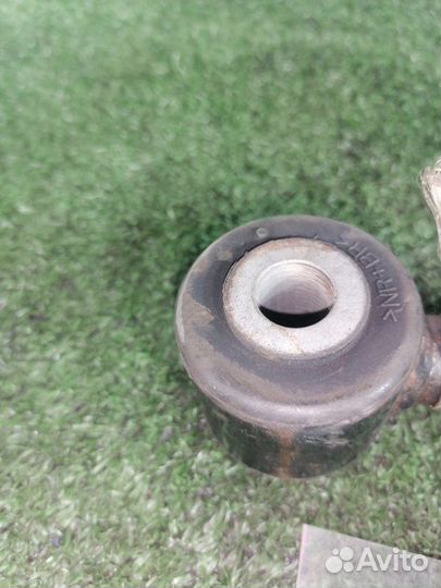 Подушка двигателя задняя Toyota Passo KGC30 1krfe