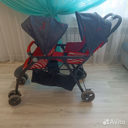 Коляска прогулочная для двойняшек, погодок бу
