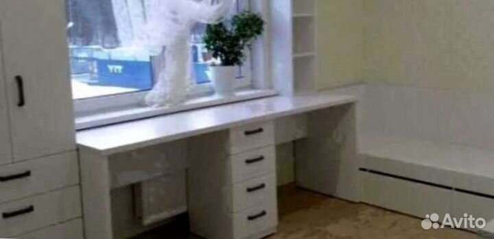 Рабочая зона у окна