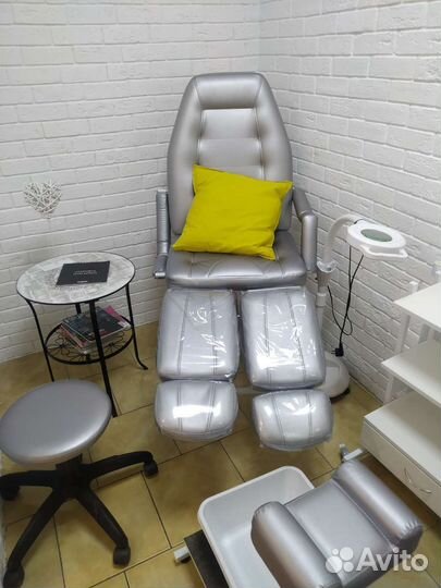 Аренда места для мастера маникюра и педикюра