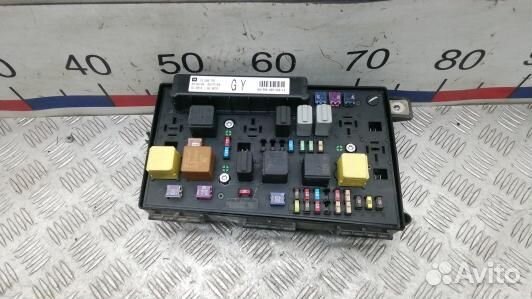 Блок предохранителей opel zafira B (CBR07M301)