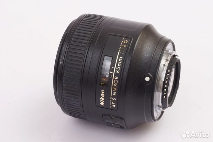 Объектив Nikon 85mm f 1.8g