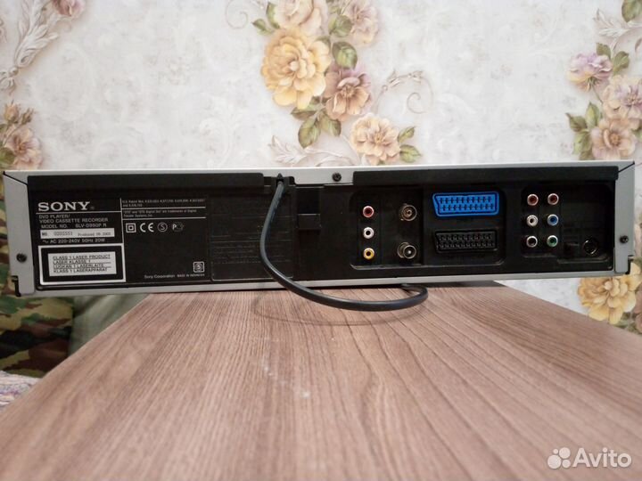 Видеомагнитофон с двд