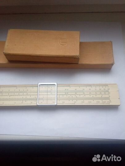 Логарифмическая линейка. Рeйcшина линeйкa