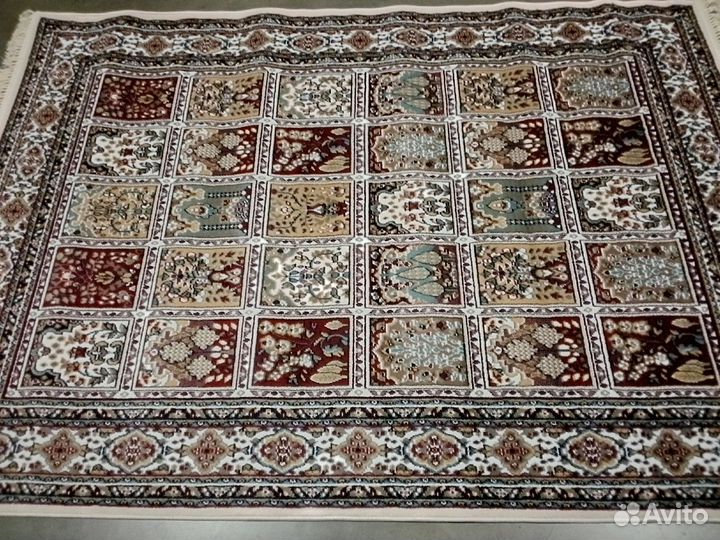 Ковер размером : 2.40х3.40 (№ 25218) новый