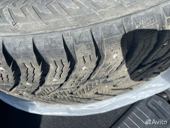 Nokian Tyres Hakkapeliitta 8 SUV 215/65 R17 103