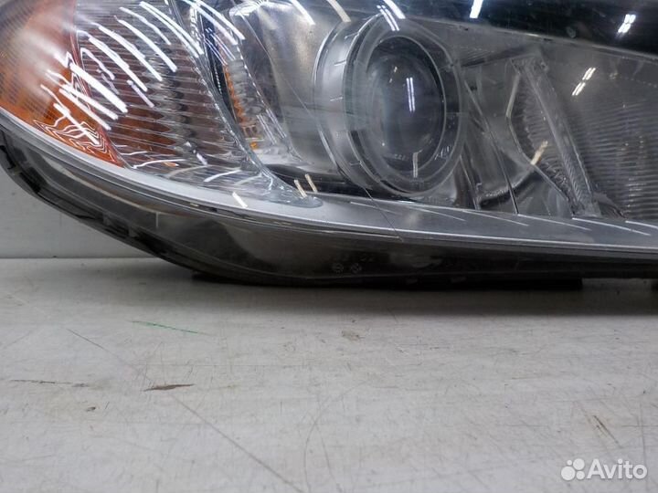 Фара правая Volvo XC70