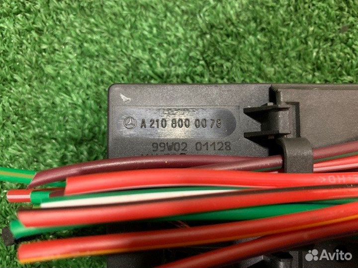 Вакуумный блок клапанов отопителя Mercedes-Benz