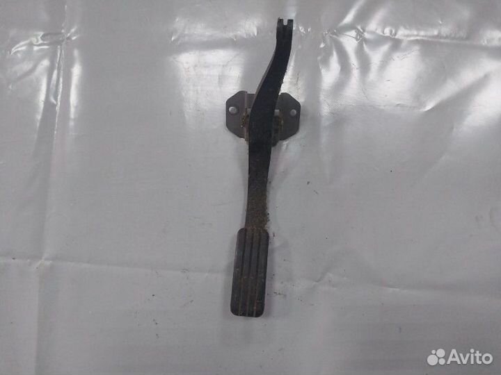 Педаль газа Renault Logan седан 