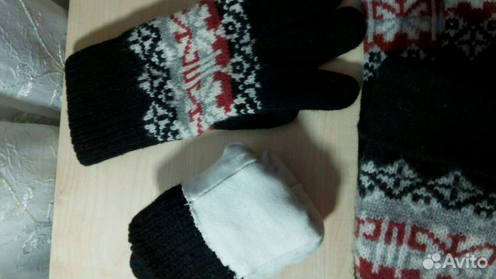 Зимний комплект (шапка, шарф и перчатки)