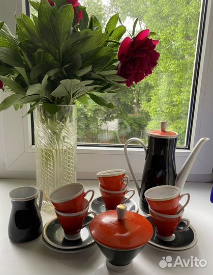 Фарфоровый кофейный сервиз