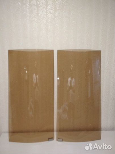 Стекла затемненные форма радиусная от стенки.Цвет