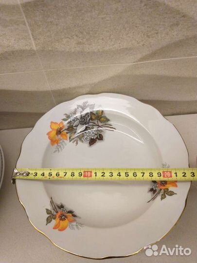 Тарелки разные