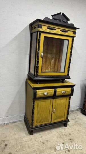 Старинный буфет