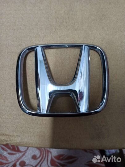 Эмблема honda
