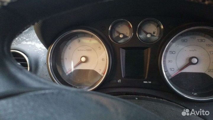 Щиток приборов Peugeot 308 пежо 308
