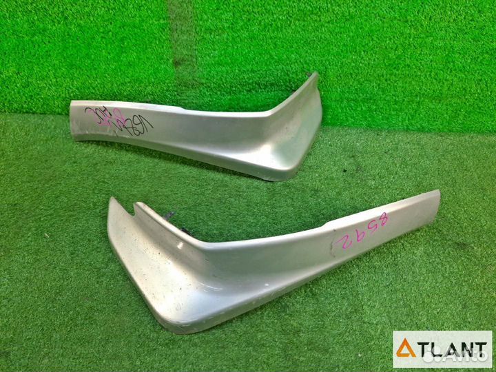 Брызговик левый mitsubishi pajero