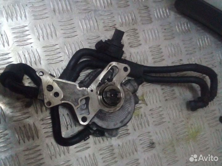 Тандемный насос тнвд И ваккумный на VWT5 1.9