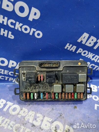 Блок предохранителей под капот Ваз Лада 2115 седан