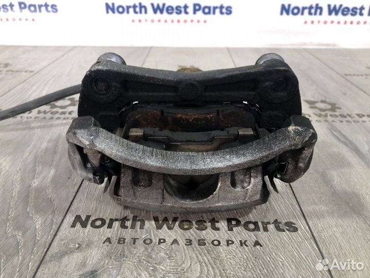 Суппорт передний левый Nissan Juke (Yf15)