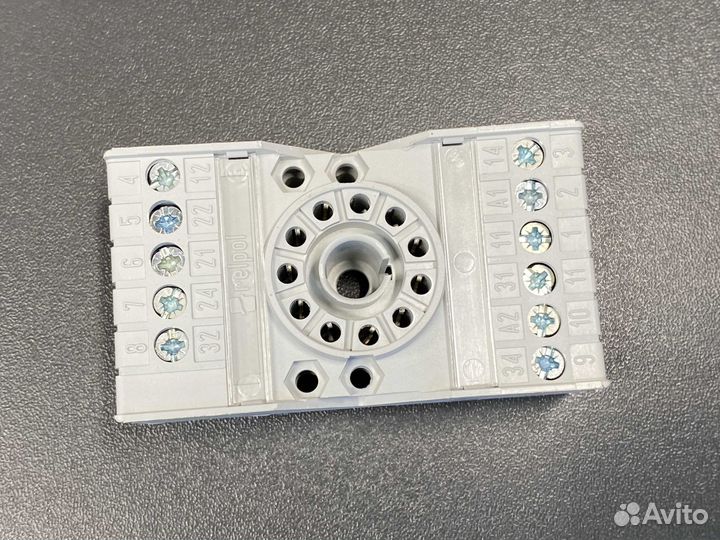 Relpol PZ11-01 592001 цоколь, новый, 260 шт