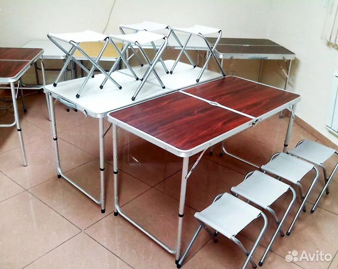 Стол+4 стула для отдыха (новый)