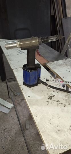 Пневмозаклепочник