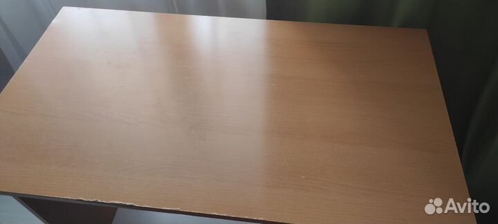 Письменный стол