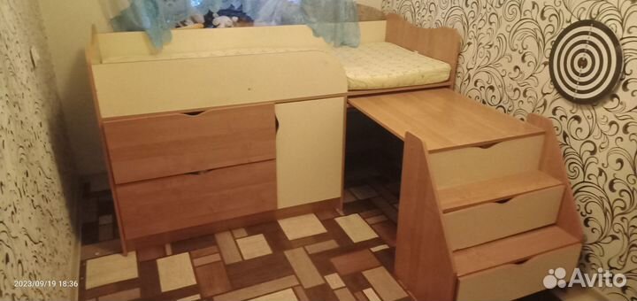 Детская кроватка