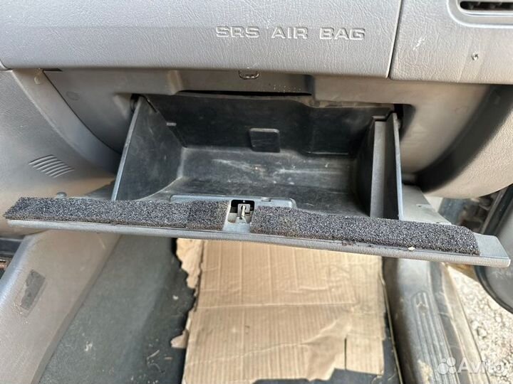 Бардачок Kia Sportage 2.0 FE 2003