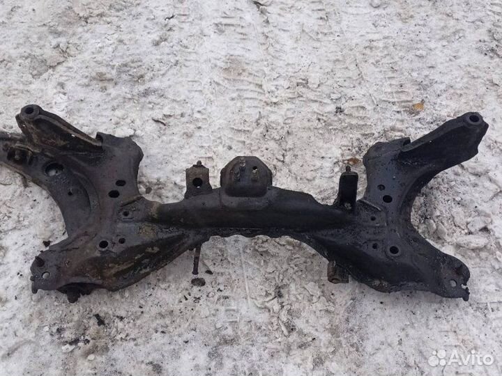 Балка (подрамник) передняя Mazda 323 BA 1996