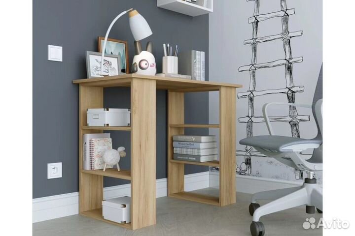Компьютерный стол с полкой