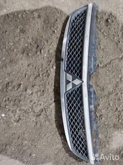 Решетка радиатора mitsubishi colt