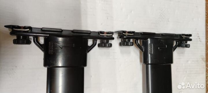 Поперечины оригинальные на рейлинги LX 570 TLC200