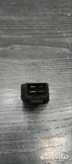 Кнопка обогрева заднего стекла Nissan Prairie M11