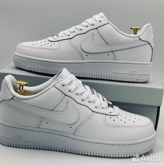 Белые Nike Air Force 1