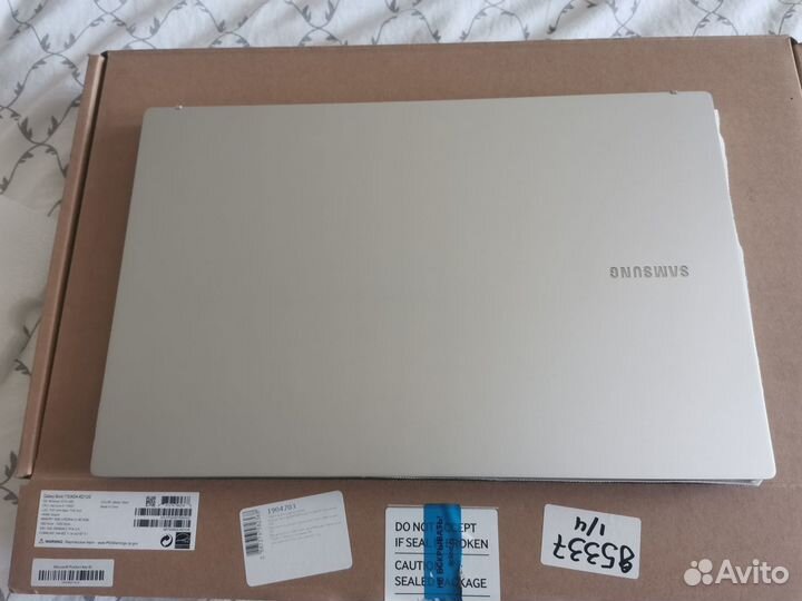 Ноутбук Samsung Galaxy Book