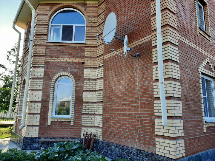 Коттедж 219 м² на участке 7 сот.