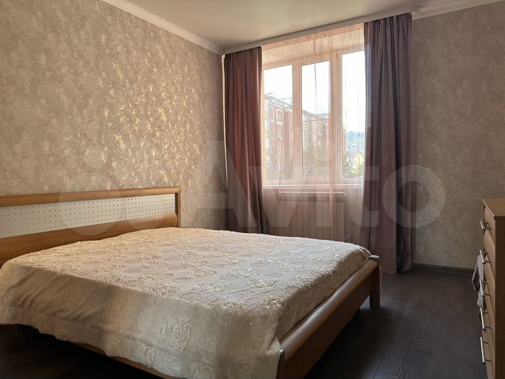 2-к. квартира, 90 м², 2/5 эт.