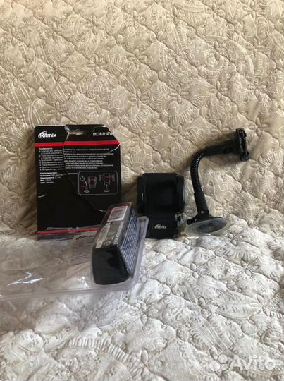 Держатель для мобильных устройств Ritmix RCH-015 W