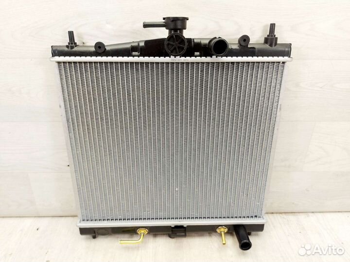 Радиатор охлаждения Nissan MicraK12/Nissan NoteE11