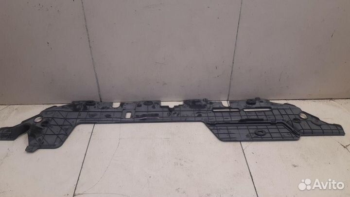 Дефлектор радиатора верхний Toyota Corolla