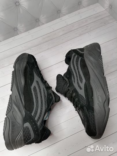 Кроссовки adidas yeezy boost 700 размер 38-39